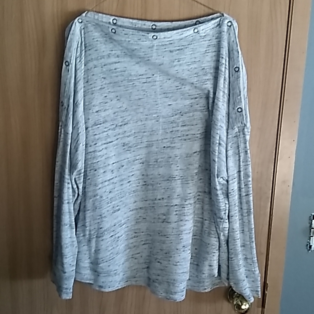 Snap closure Long sleeve shirt